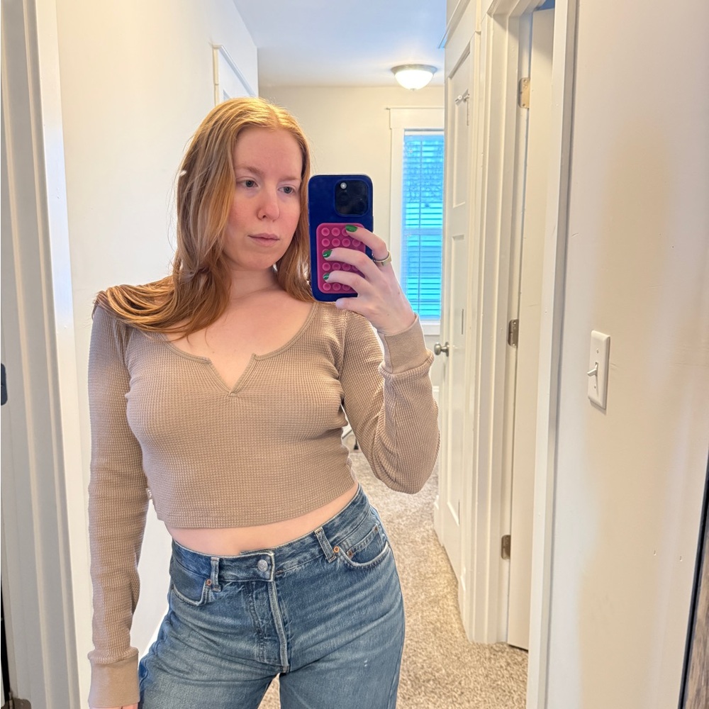 Aritzia TNA Tan Long Sleeve Ribbed Crop Top